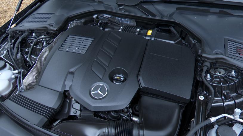 3413014 C200 AMG Line Premium [Pan Roof] 4dr 9G-Tronic