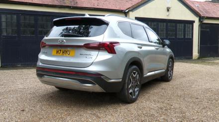 Hyundai Santa Fe Estate 1.6 TGDi Hybrid Ultimate 5dr 4WD Auto