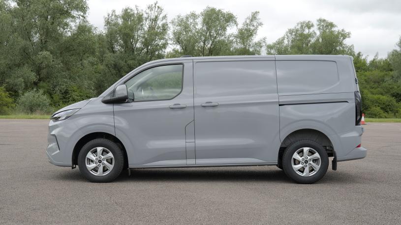 3398039 2.5 PHEV 227ps H1 Van Trend Auto