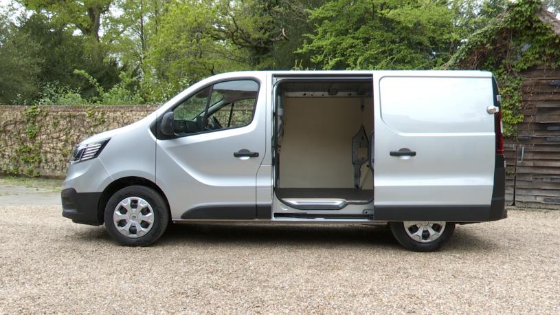 3429576 LL30 90kW 52kWh Advance Van Auto