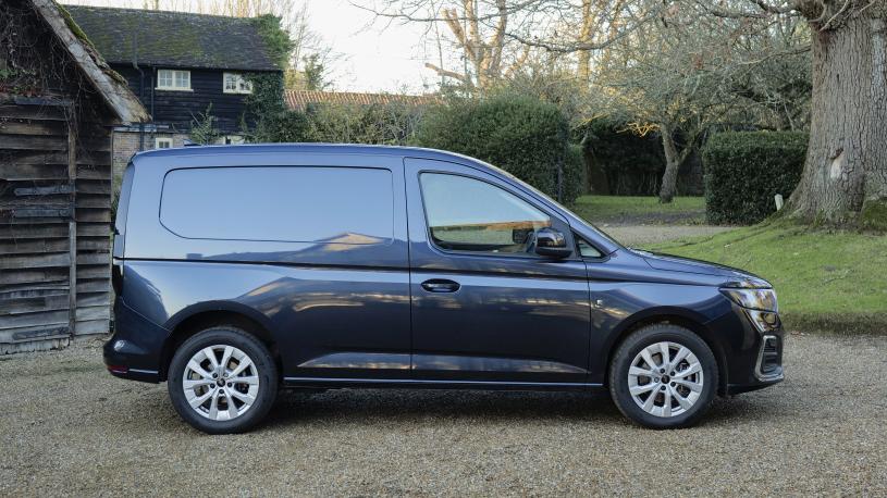 3425025 1.5 EcoBoost PHEV 150 Limited Van Auto