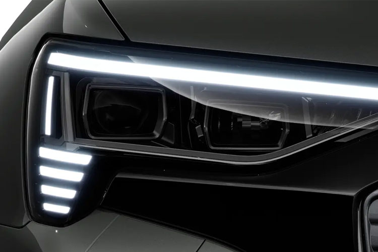 3438557 250kW 50 Quattro 95kWh Black Ed 5dr At [Tech Pro]