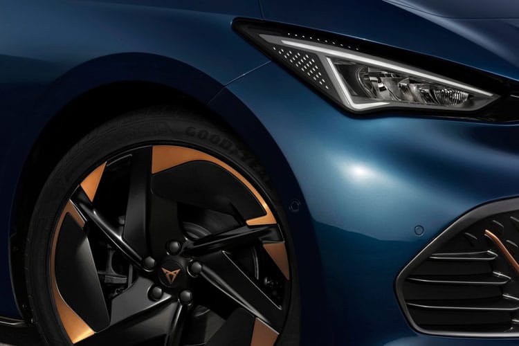 3445161 240kW e-Boost Exclusive Edition 59kWh 5dr Auto