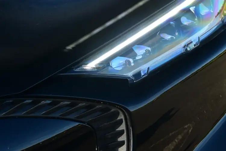 3440594 216kW Premium 91kWh RWD 5dr Auto