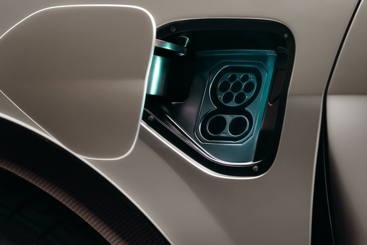 3445439 450kW 600 GT 112kWh 5dr Auto