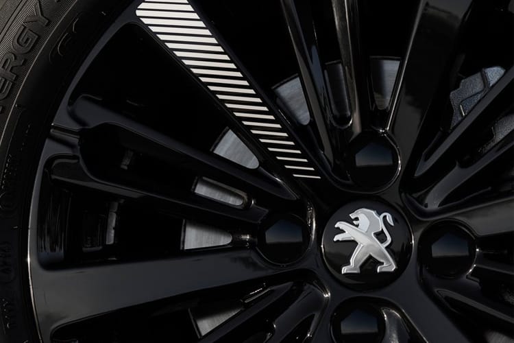 3025452 1.2 PureTech 100 Allure Premium + 5dr EAT8