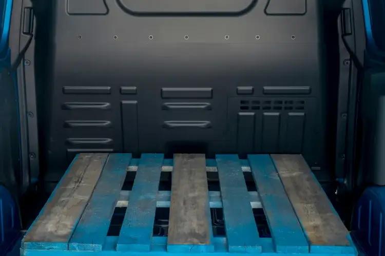 3443957 100kW 43kWh Limited Van Auto